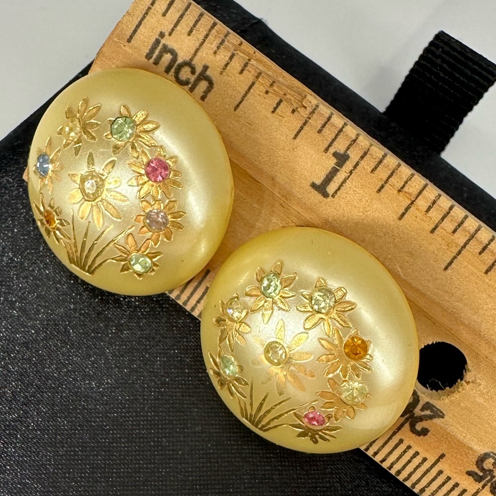 VINTAGE Multicolored Rhinestone Pearlescent Screwback nonpierced Earrings - Picture 10 of 11